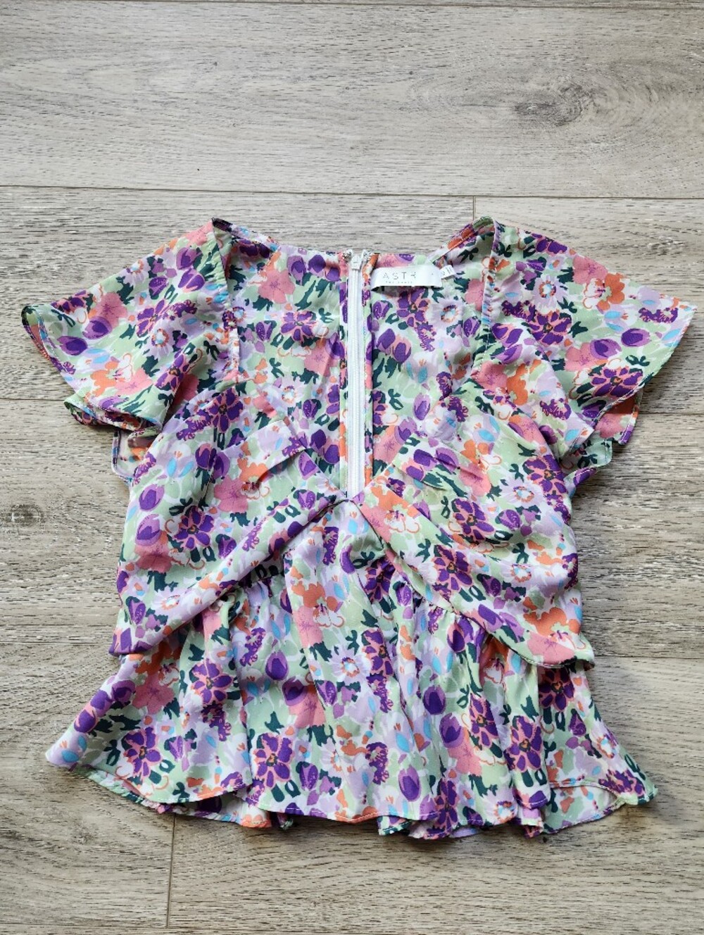 ASTR Floral Flutter Sleeve Purple Green Top Womens Xs Flowy